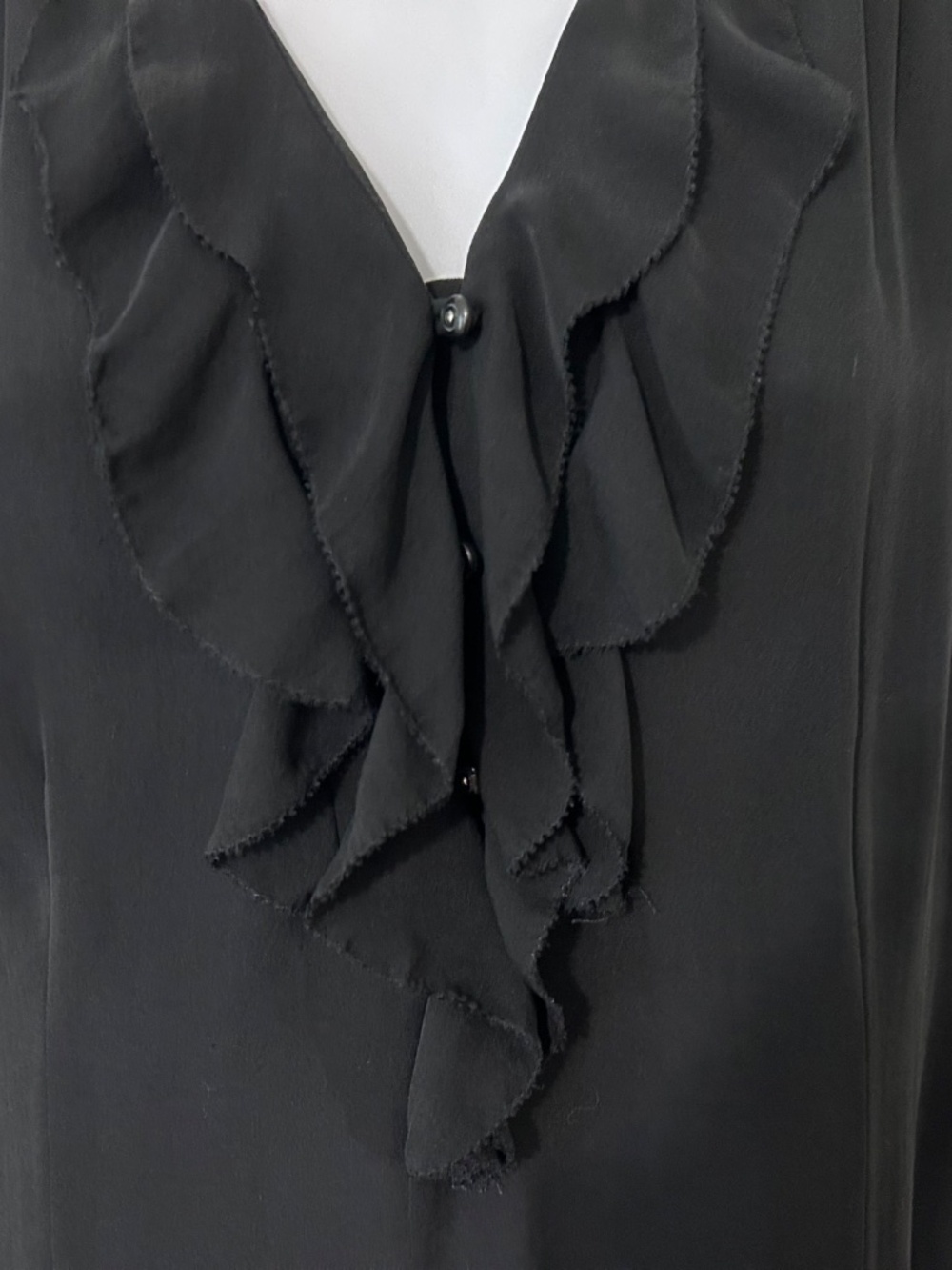 White House Black Market 100% Silk Ruffle V-Neck Blouse Black Size 6 - Picture 3 of 8